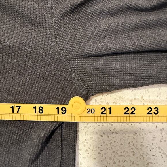 St. John’s Bay Men Gray Henley Long Sleeve Thermal Shirt Medium Layering Fall - Picture 4 of 5